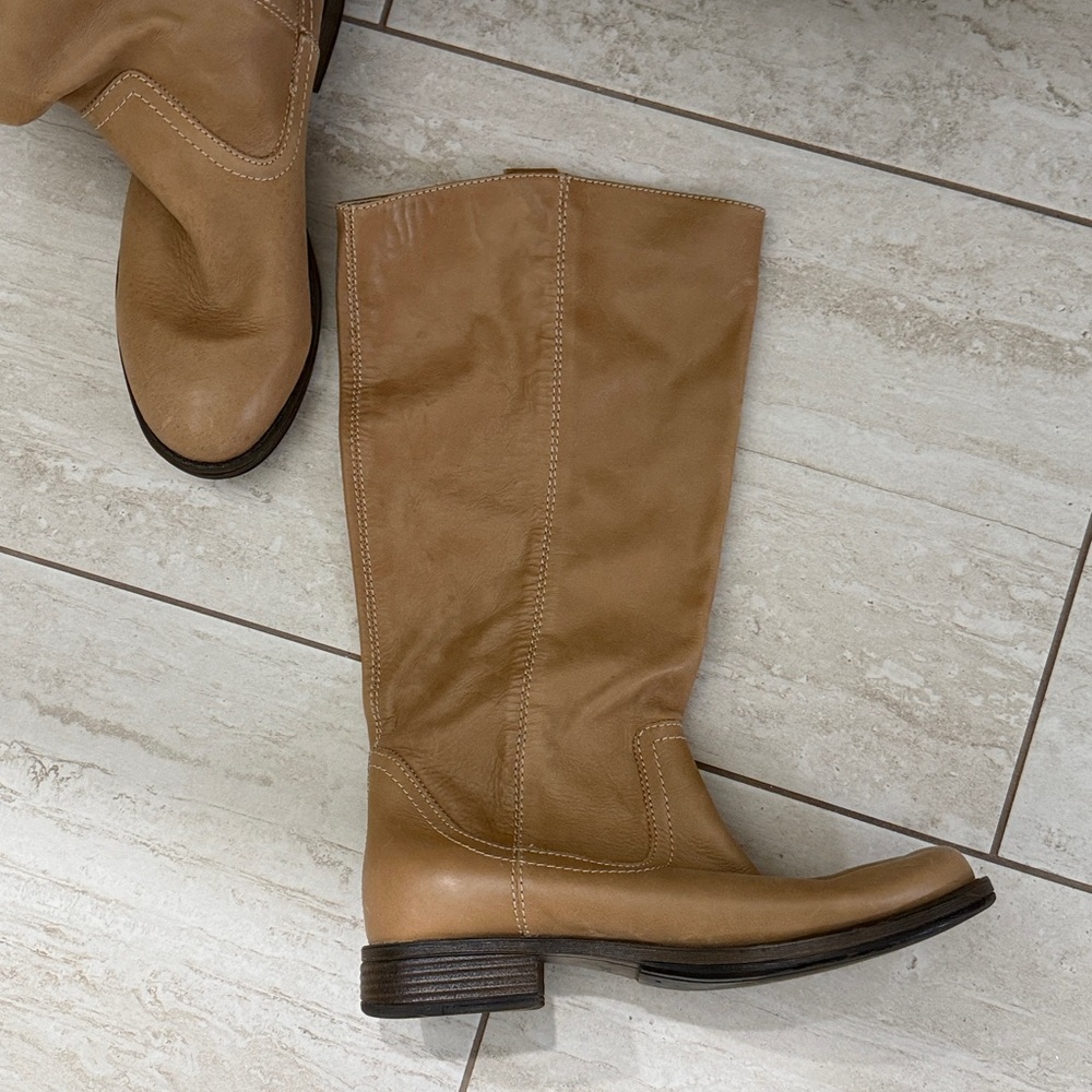 Beige ladies boots ..new .. size 9.5M white stitched
Leather upper - Picture 3 of 7